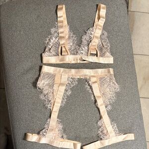 OH LA LA CHERI Elegant Lace Lingerie Set in Cream